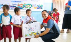 Bantu Seragam dan Perlengkapan Sekolah, Pertamina Patra Niaga Hadirkan SESAMA di Doromena