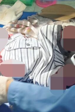 Ditinggalkan Dalam Kardus, Bayi Perempuan Ditemukan Masih Dengan Ari-ari di Trotoar Depan RM Rasa Gurih